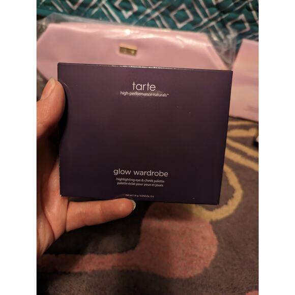 New Tarte Cosmetics bundle with cosmetic bag - Picture 4 of 6